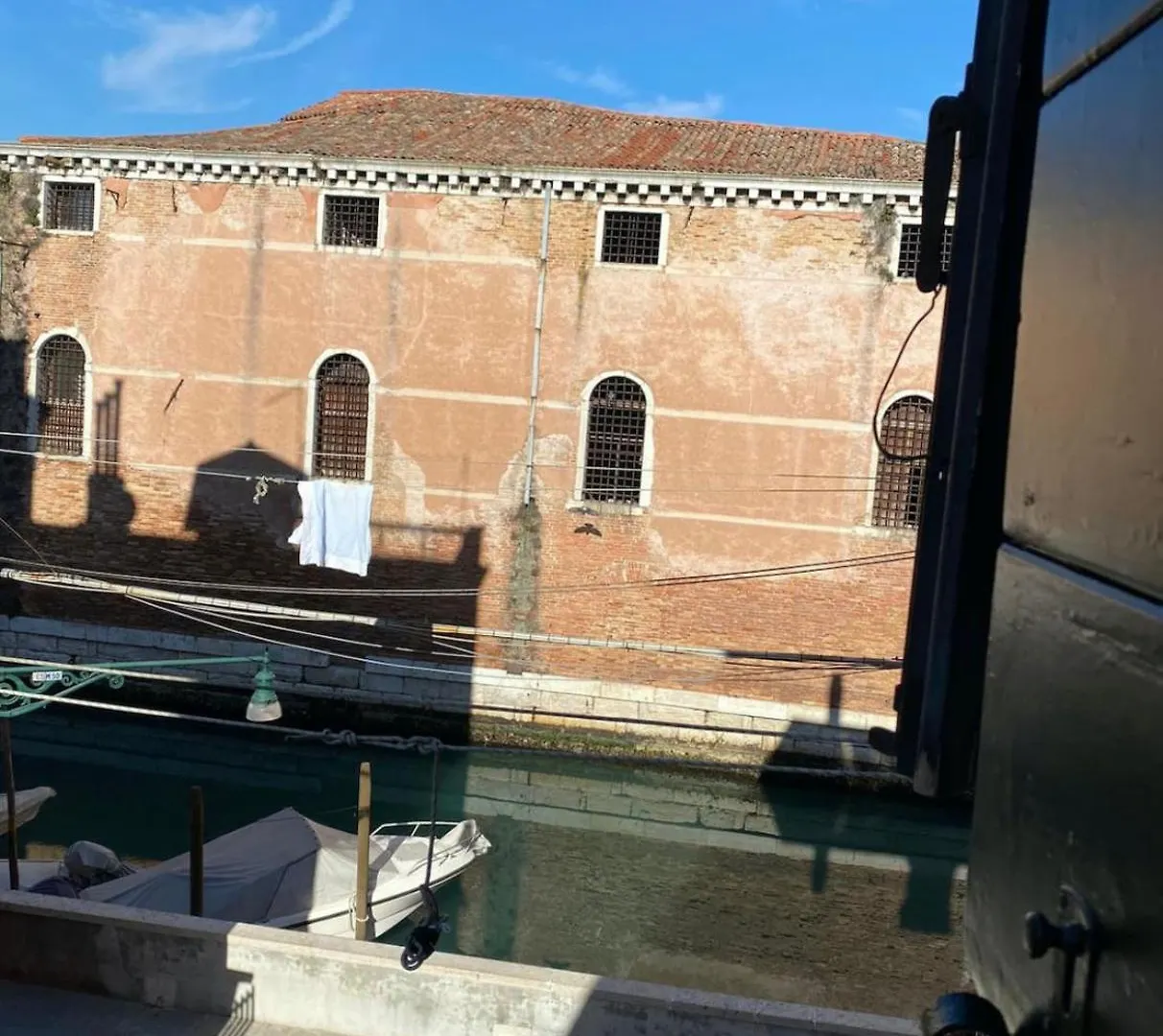 Apartment Ca Zorzi - 2 Minutes From Biennale & Canal View - Ape G Venice